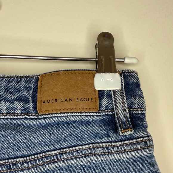 AMERICAN EAGLE Mom Short Distressed Cutoff Summer High Waisted Light Wash Shorts - Picture 6 of 9